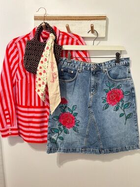 Y2K Express Bleus Embroidered denim mini skirt